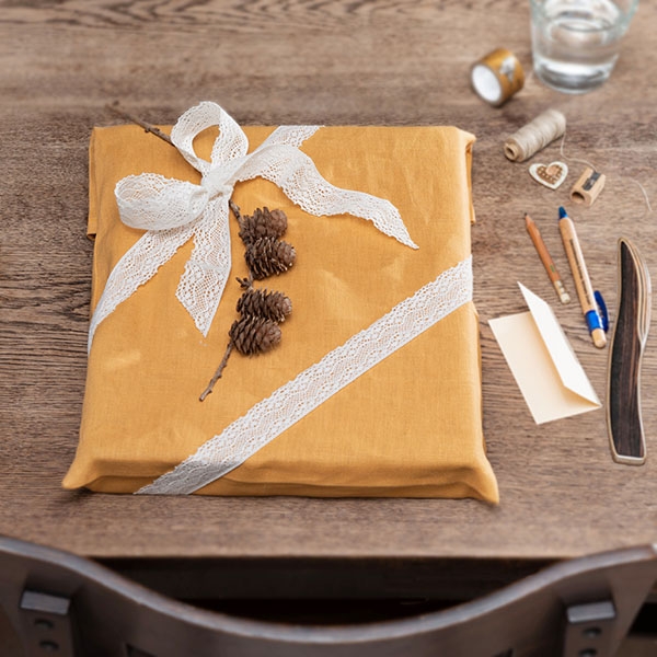 Gift bag linen kiwi+sand cake in set (2 pieces)